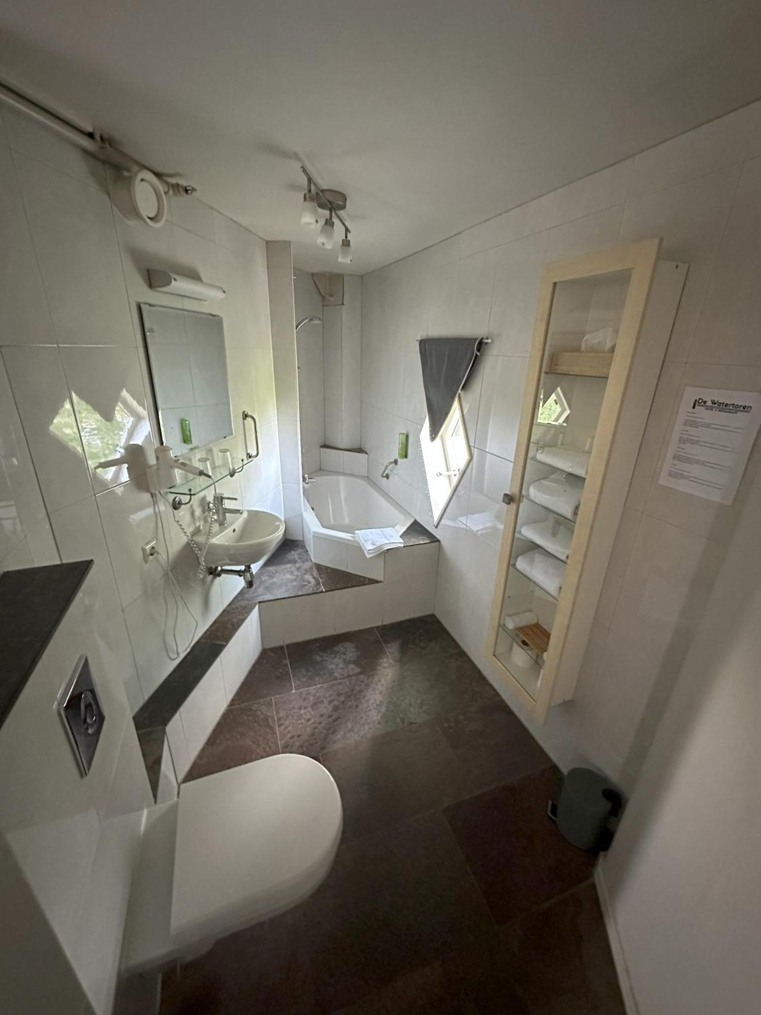 Hotel De Watertoren Dordrecht Bagian luar foto