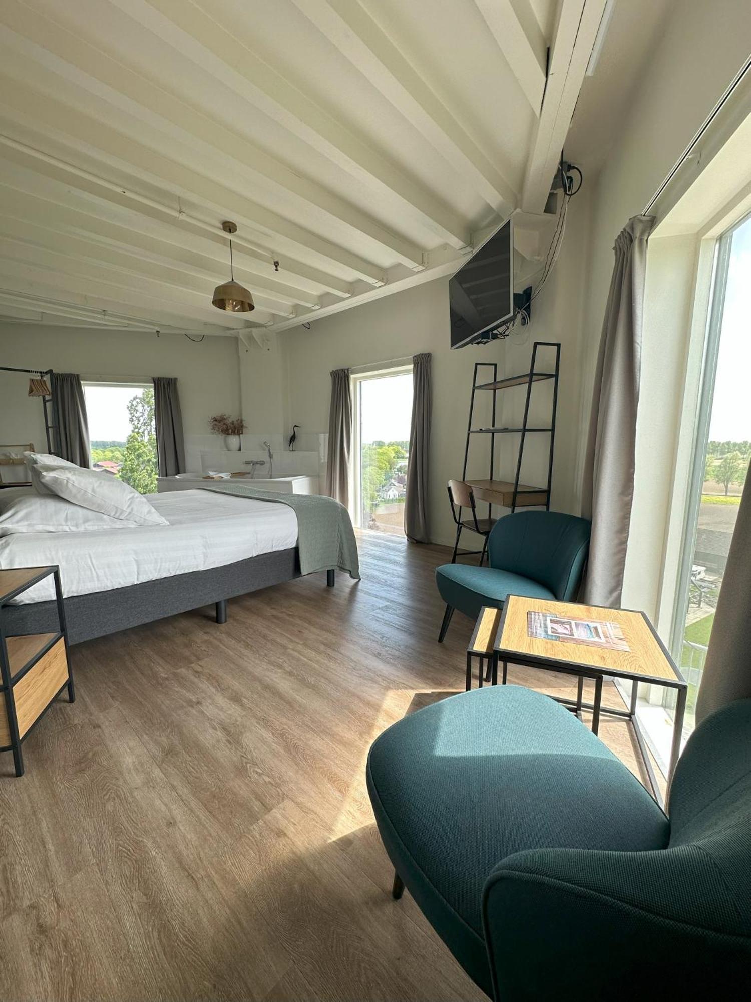 Hotel De Watertoren Dordrecht Bagian luar foto
